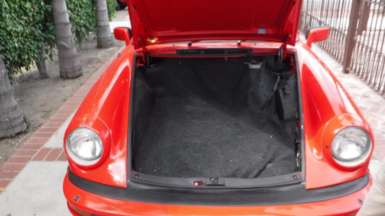 Porsche-911-1984-Convertible-6