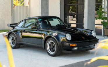 Porsche-911-1984-Coupe-1