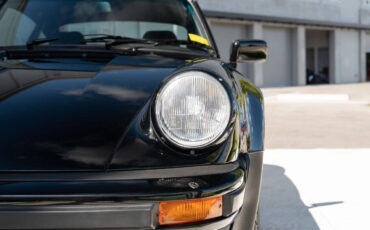 Porsche-911-1984-Coupe-17