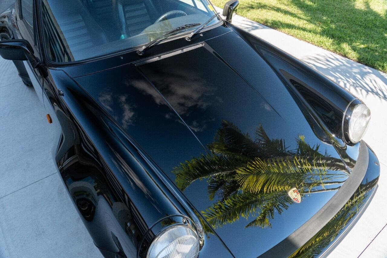 Porsche-911-1984-Coupe-19