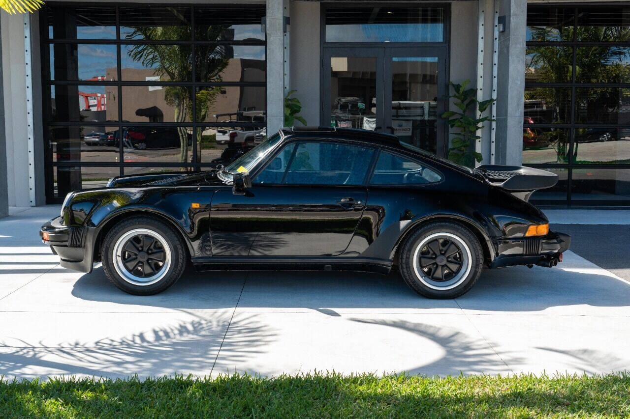 Porsche-911-1984-Coupe-2