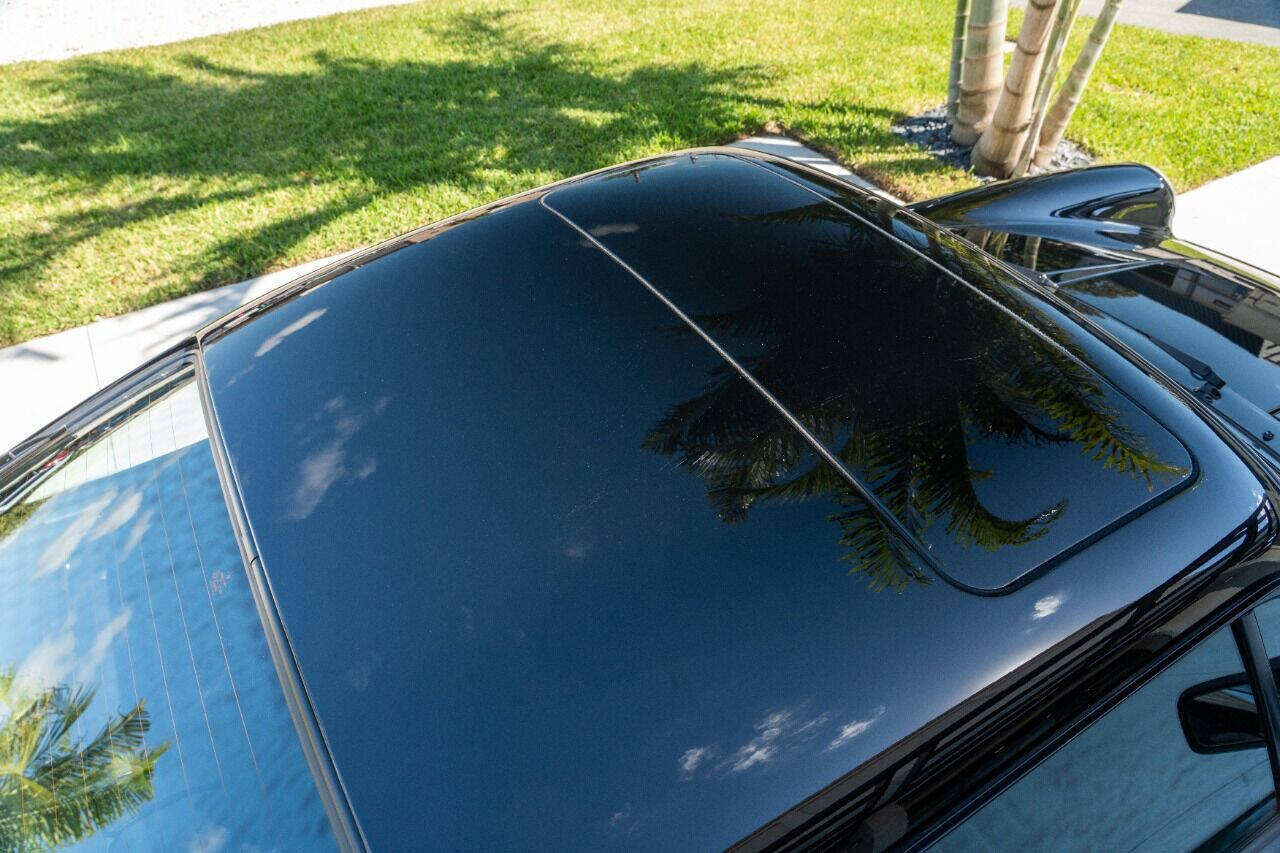 Porsche-911-1984-Coupe-29