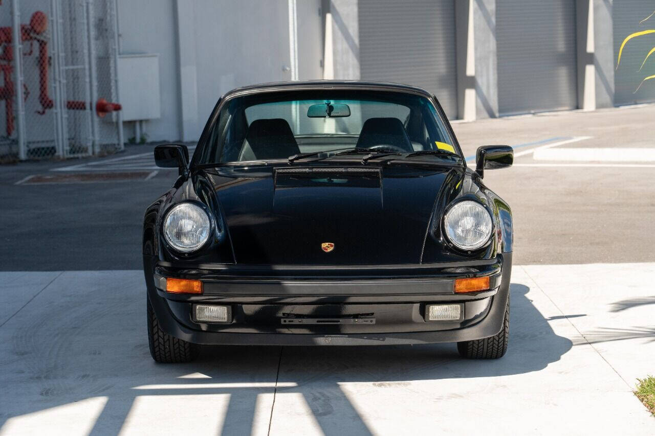 Porsche-911-1984-Coupe-3