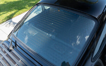 Porsche-911-1984-Coupe-30