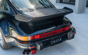 Porsche-911-1984-Coupe-33