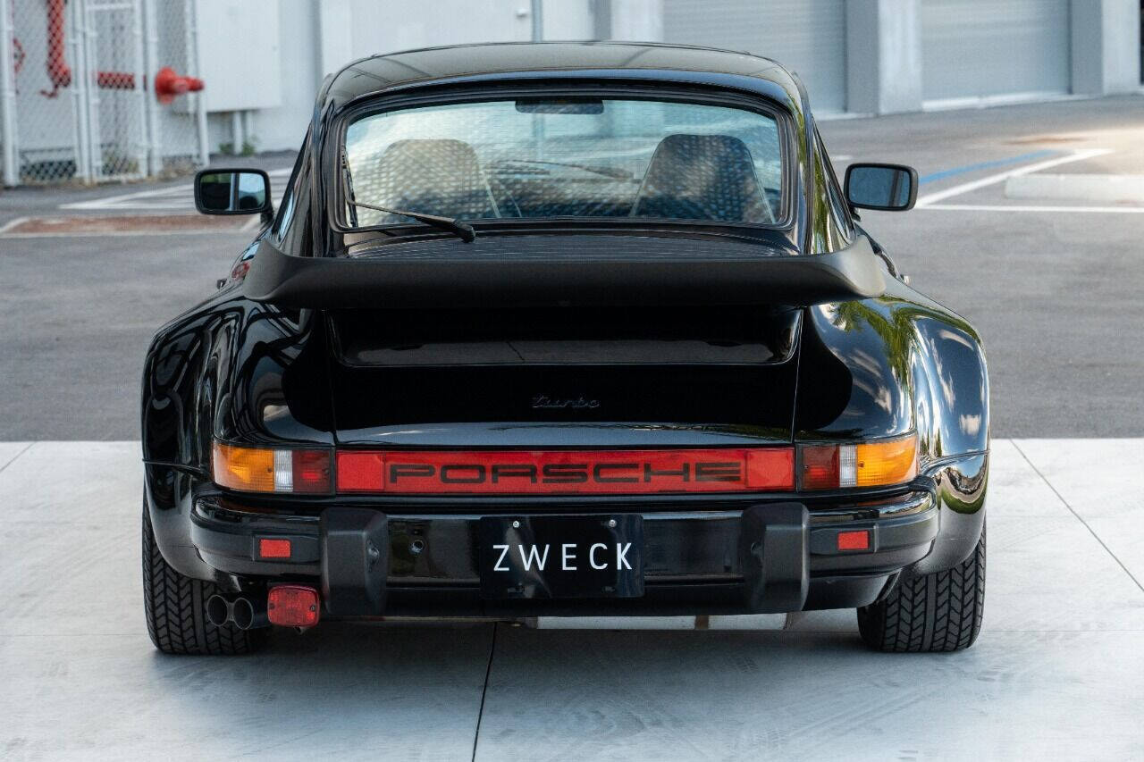 Porsche-911-1984-Coupe-4