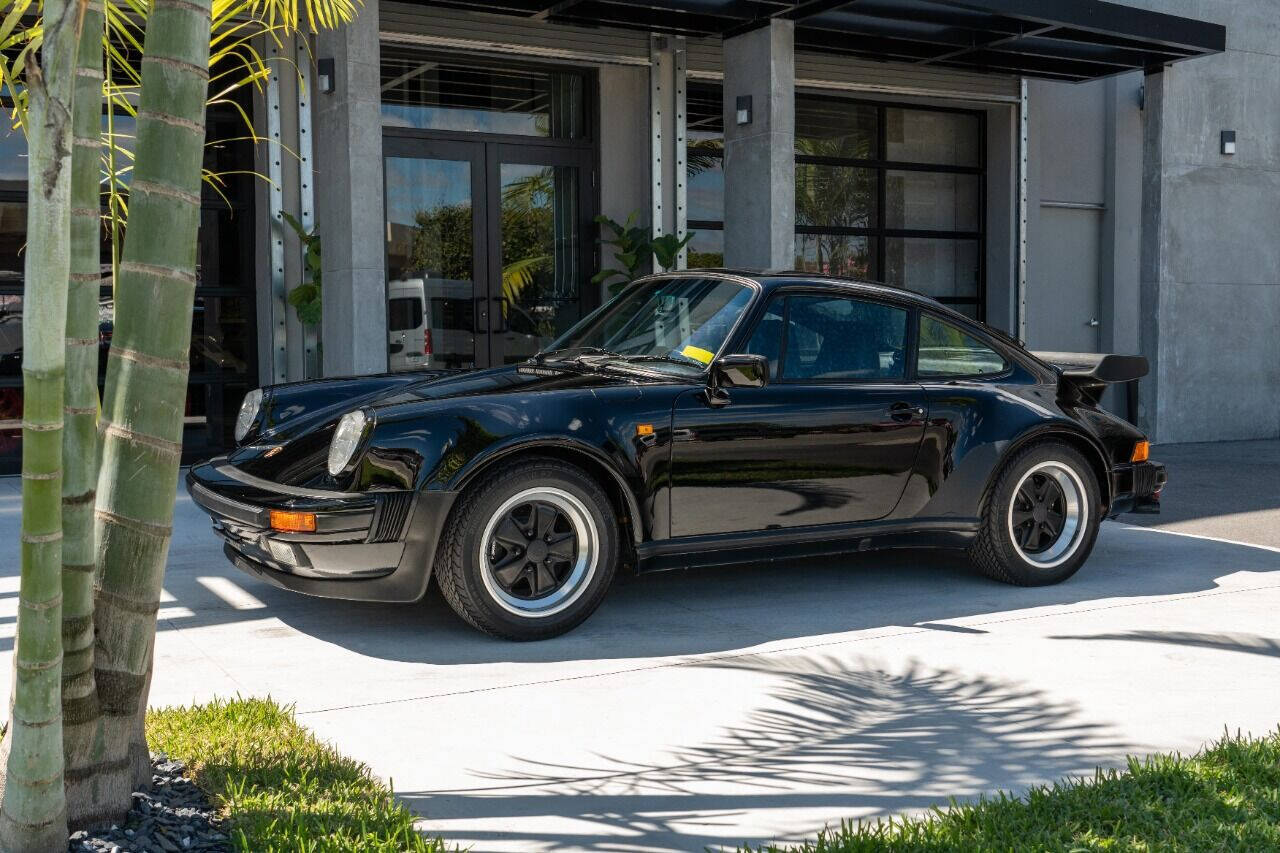 Porsche-911-1984-Coupe-9