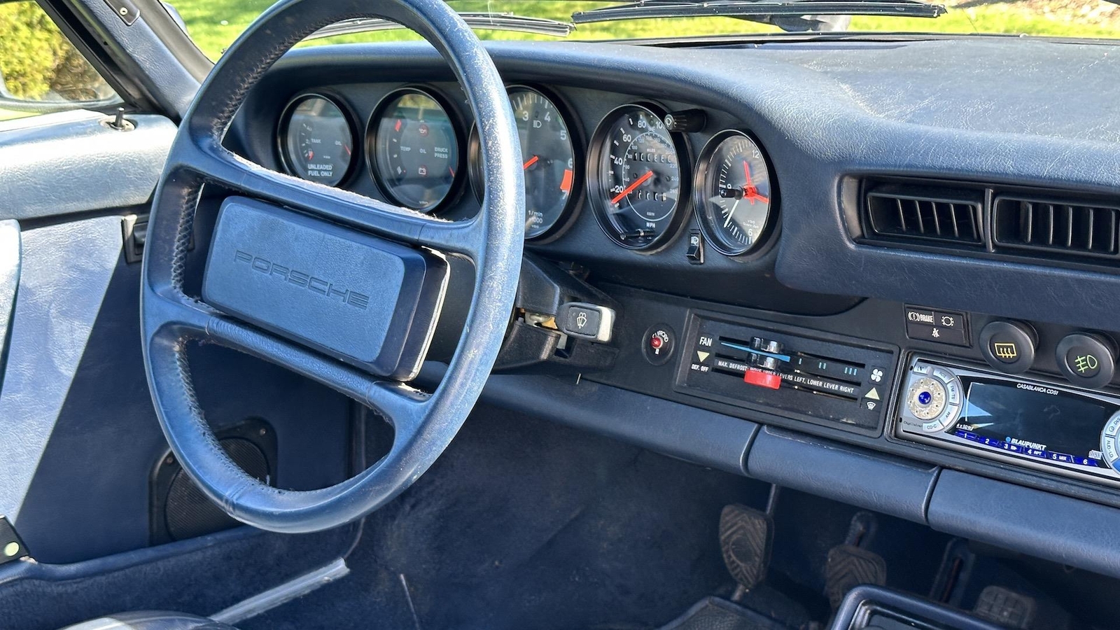 Porsche-911-1985-Coupe-1
