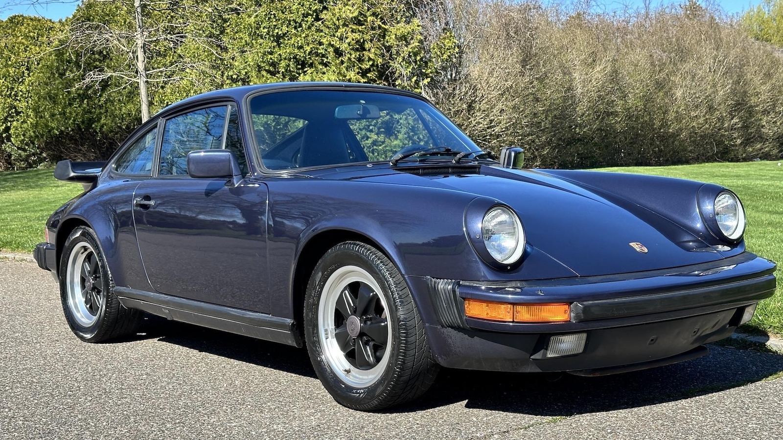 Porsche-911-1985-Coupe-11