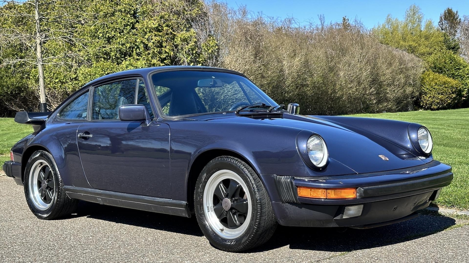 Porsche-911-1985-Coupe-12