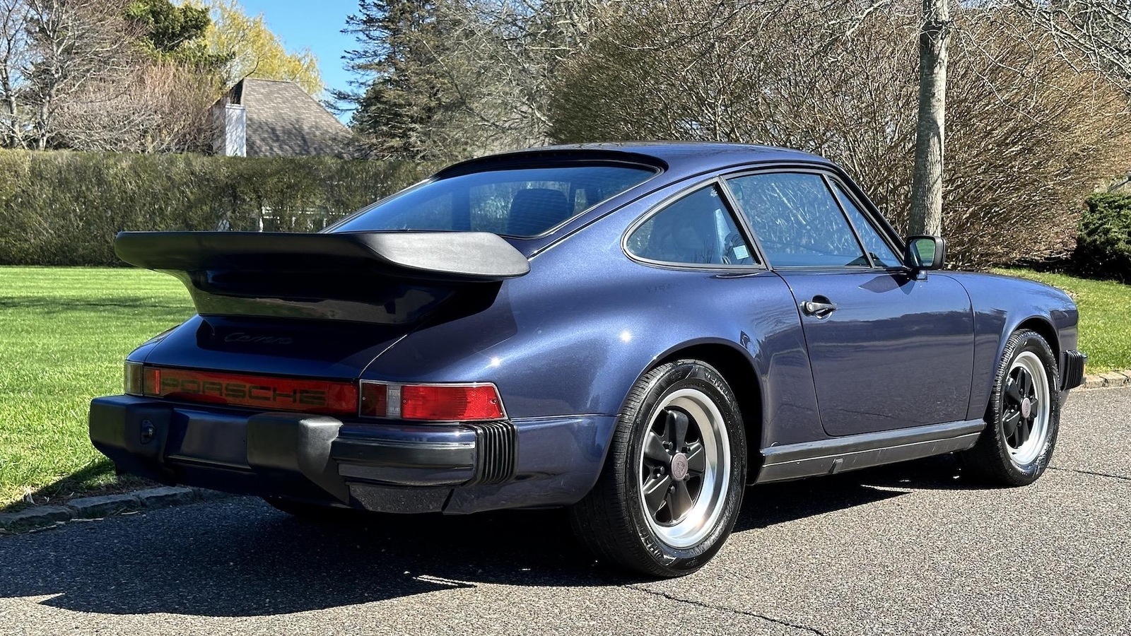 Porsche-911-1985-Coupe-17