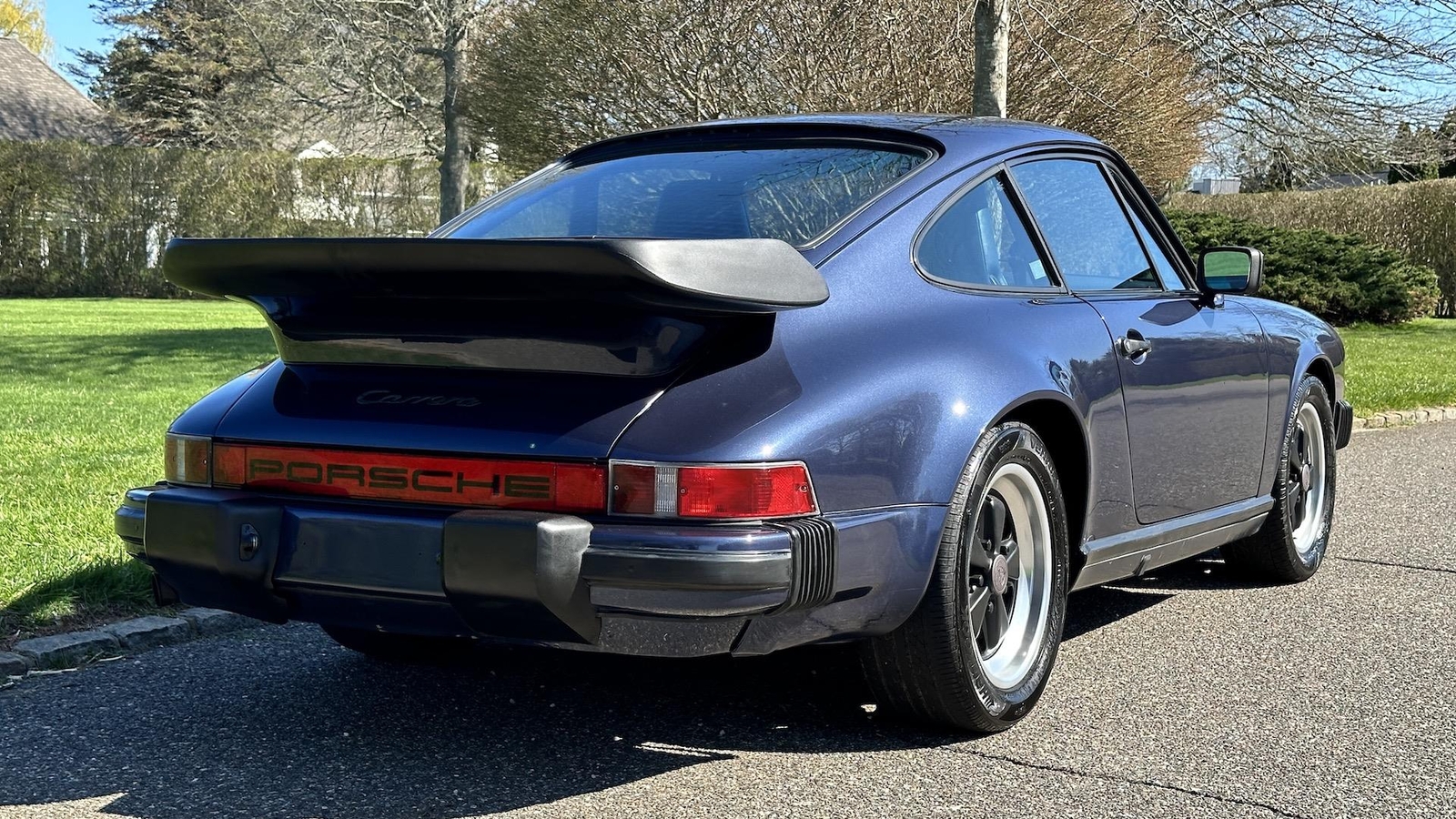 Porsche-911-1985-Coupe-18