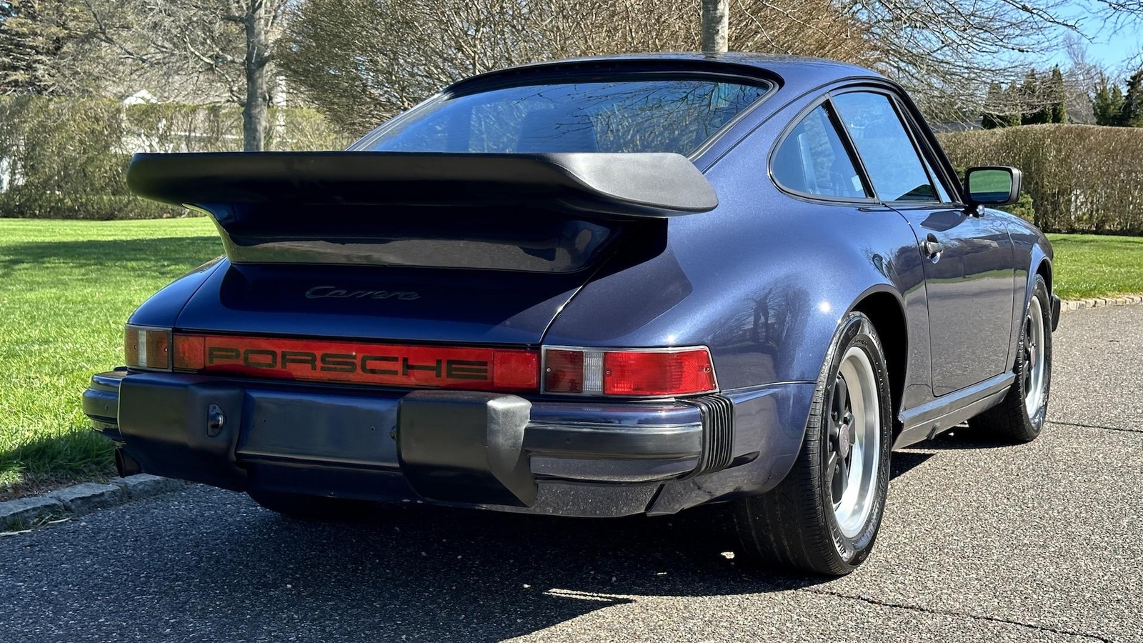 Porsche-911-1985-Coupe-19