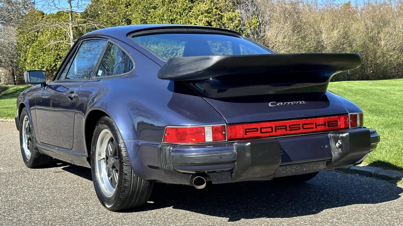Porsche-911-1985-Coupe-22