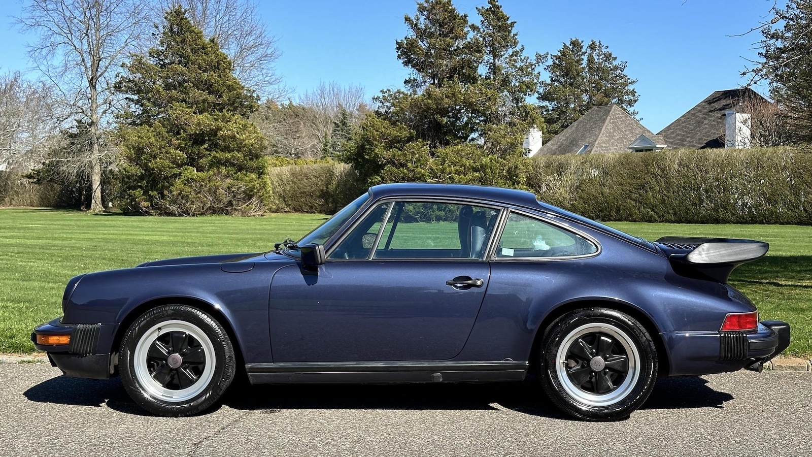 Porsche-911-1985-Coupe-26