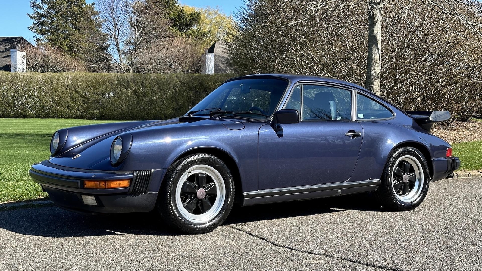 Porsche-911-1985-Coupe-27