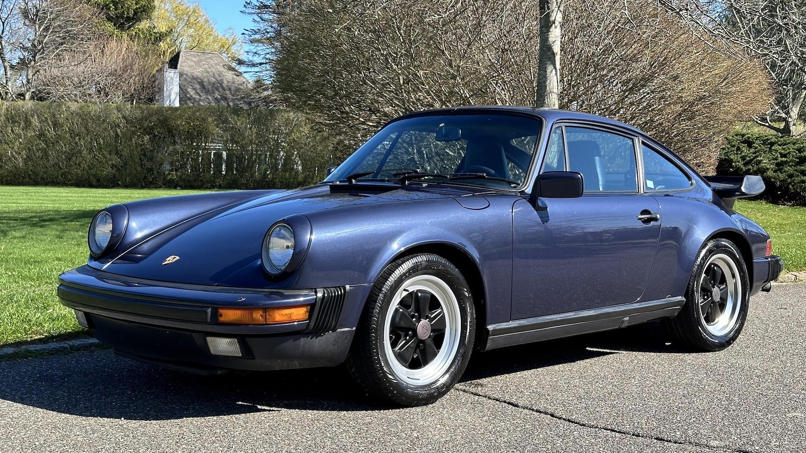 Porsche-911-1985-Coupe-28