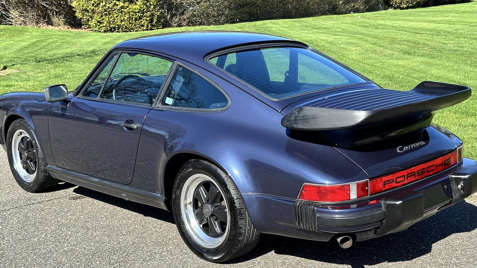 Porsche-911-1985-Coupe-37