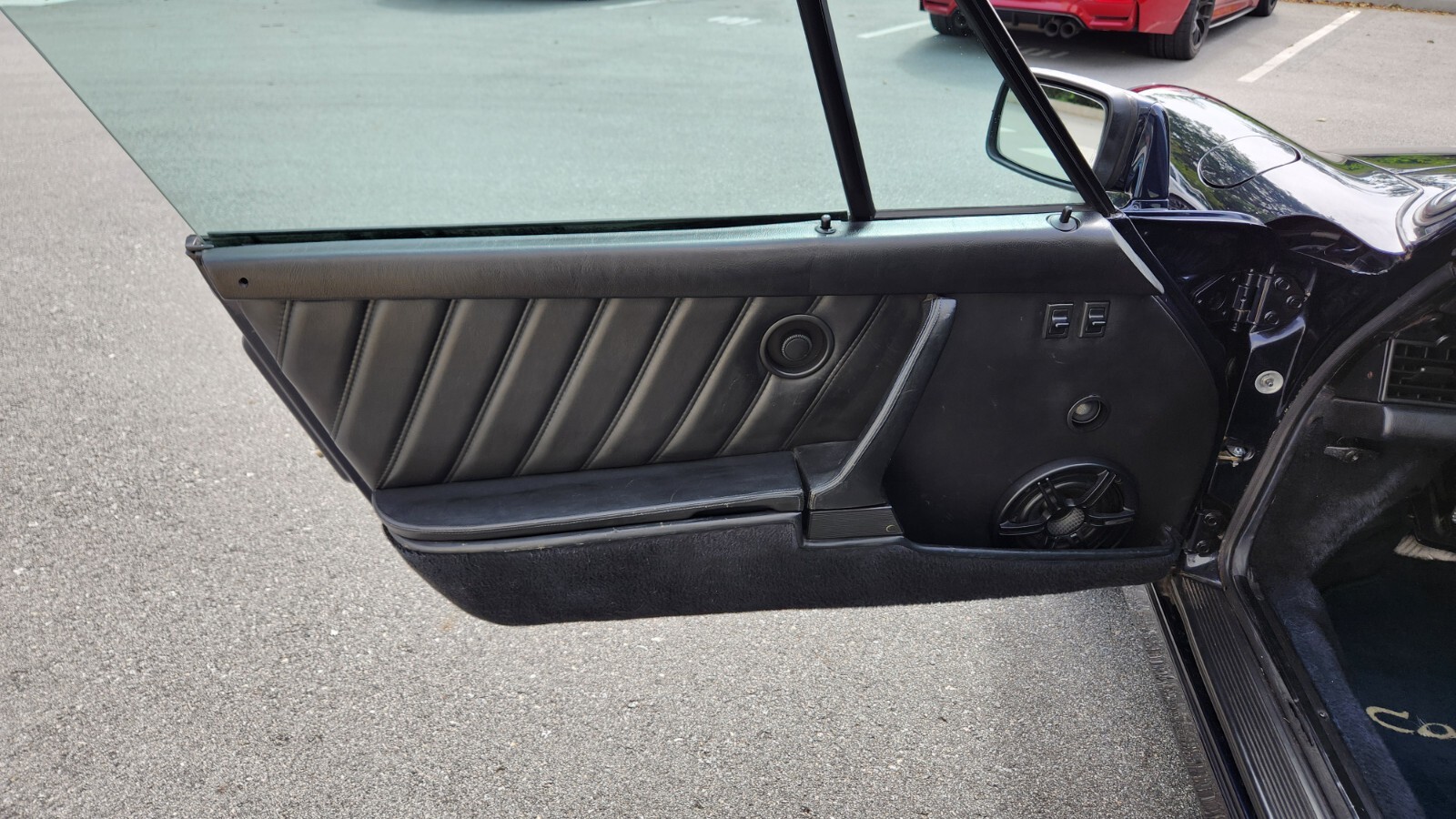 Porsche-911-1986-Convertible-35