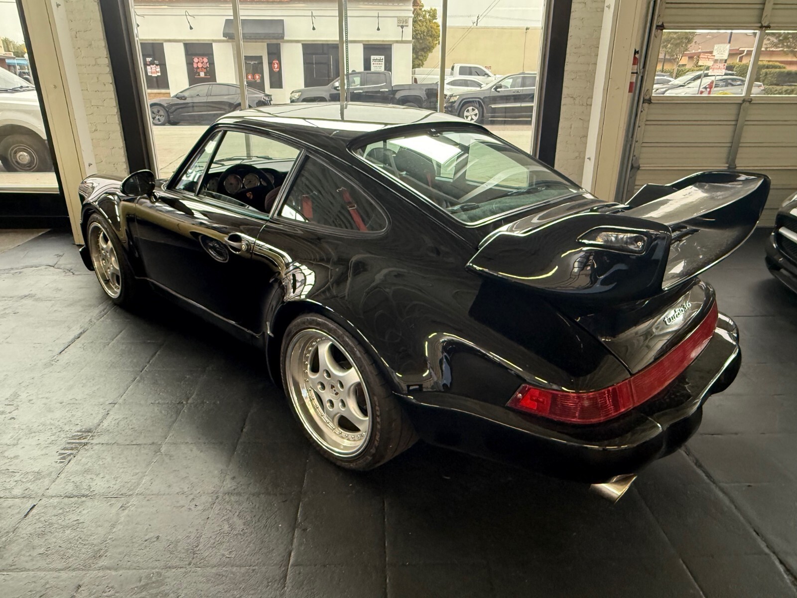 Porsche-911-1986-Coupe-2