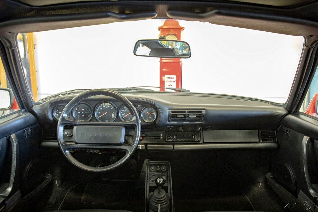 Porsche-911-1986-Coupe-8