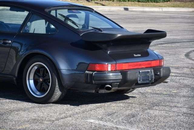 Porsche-911-1987-Coupe-12