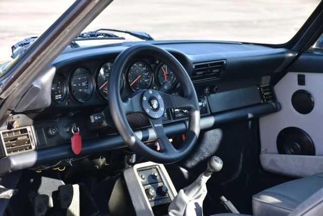 Porsche-911-1987-Coupe-16