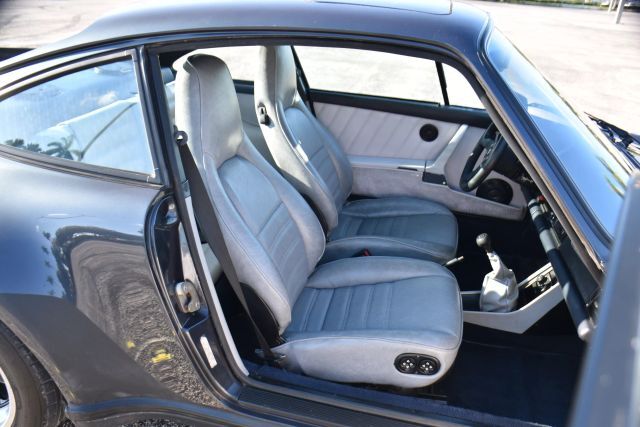 Porsche-911-1987-Coupe-20