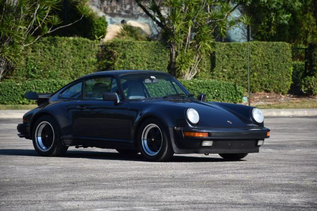 Porsche-911-1987-Coupe-3