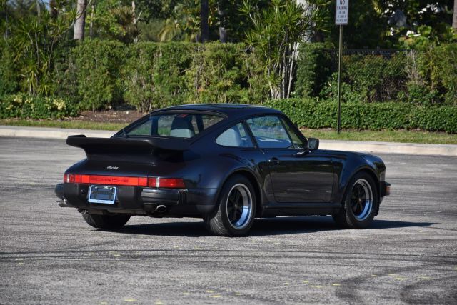 Porsche-911-1987-Coupe-4
