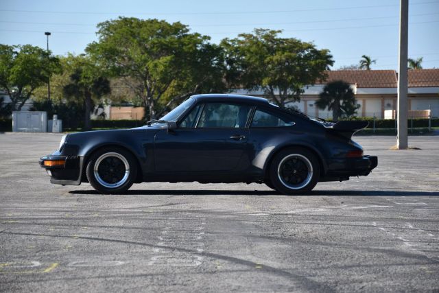 Porsche-911-1987-Coupe-7
