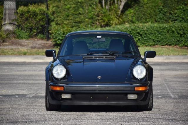 Porsche-911-1987-Coupe-8