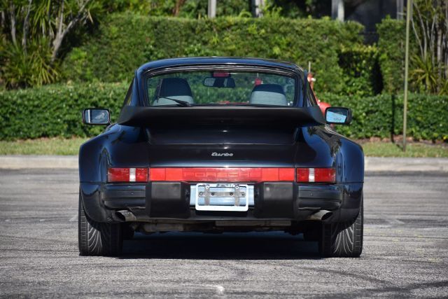 Porsche-911-1987-Coupe-9