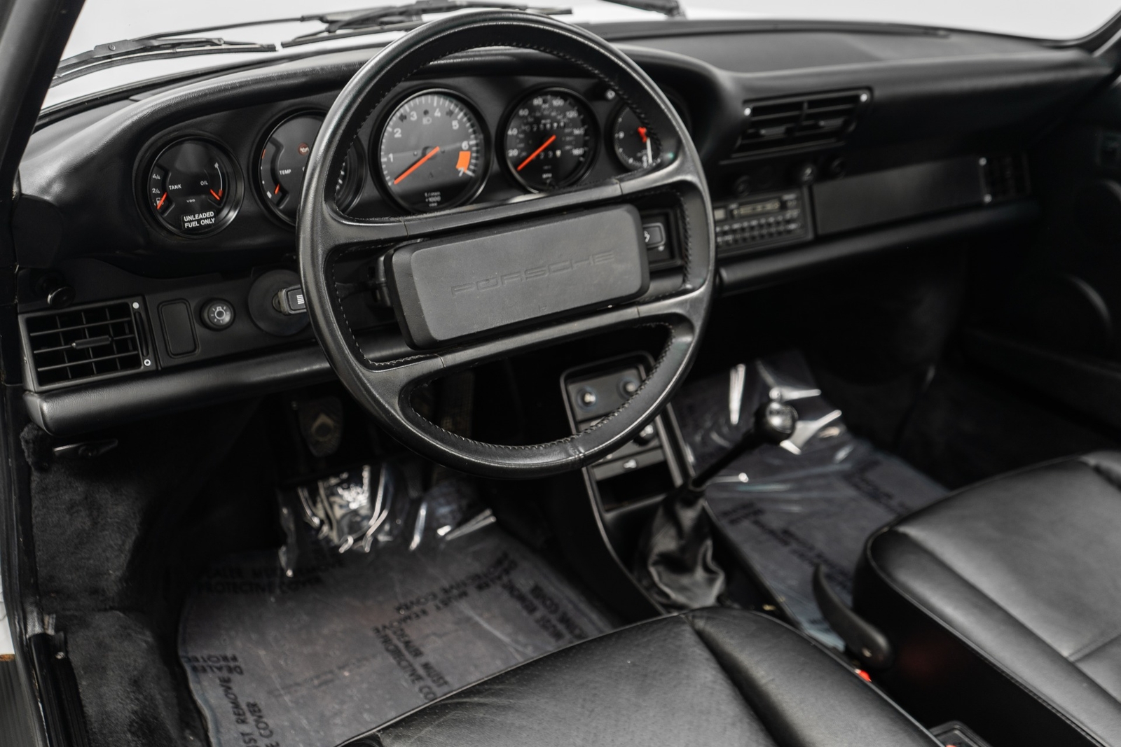 Porsche-911-1988-11