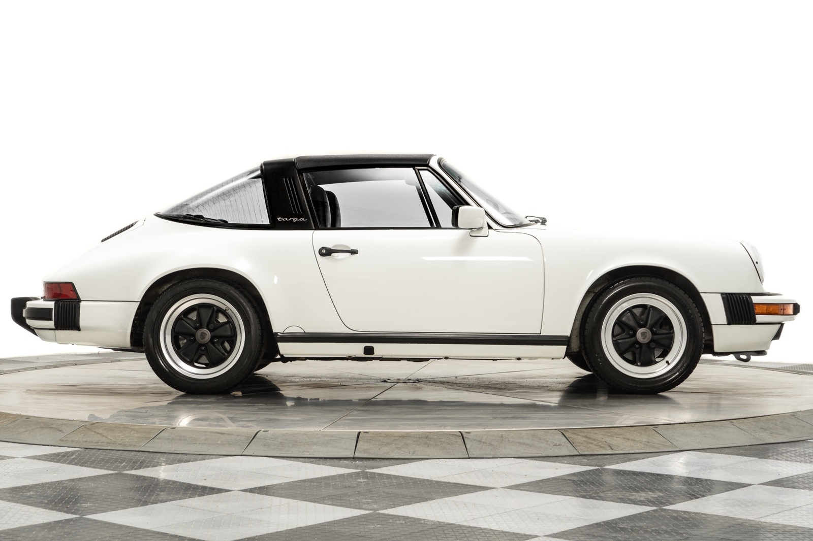 Porsche-911-1988-16