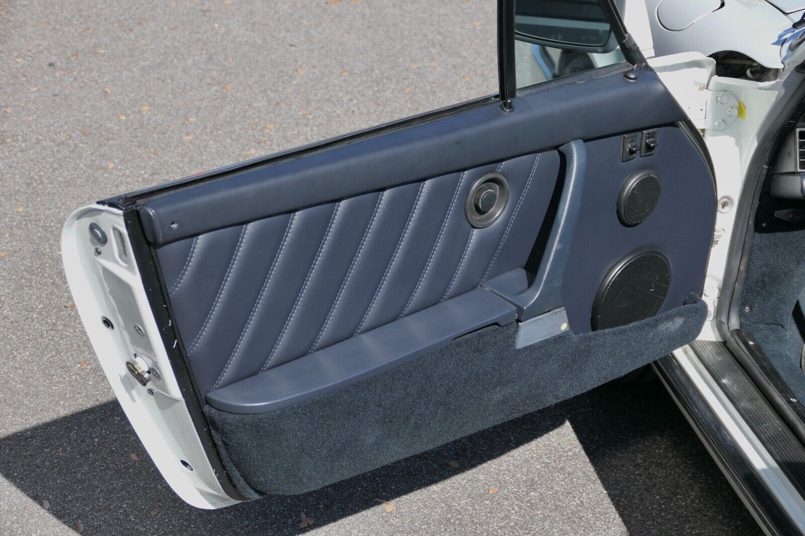 Porsche-911-1988-Convertible-27