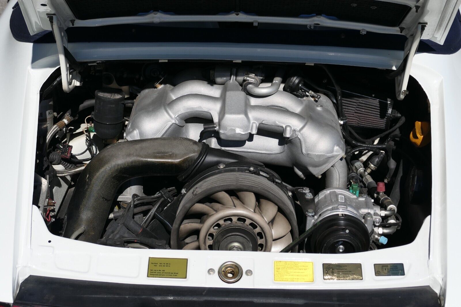 Porsche-911-1988-Convertible-33