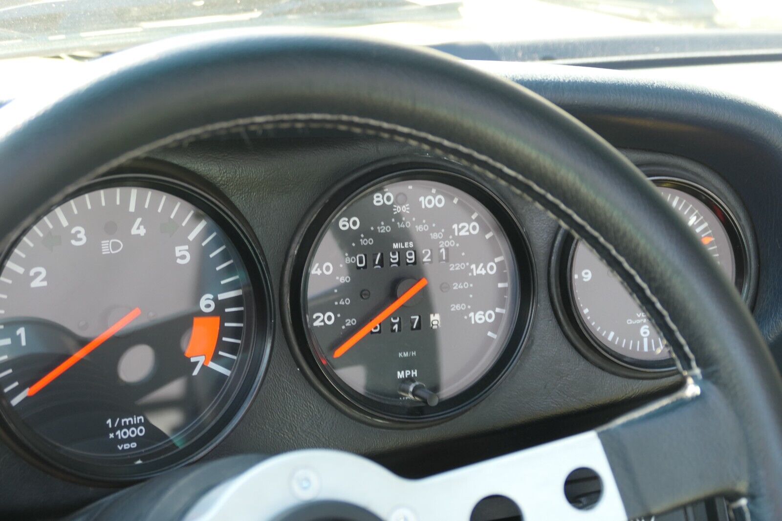 Porsche-911-1988-Convertible-37