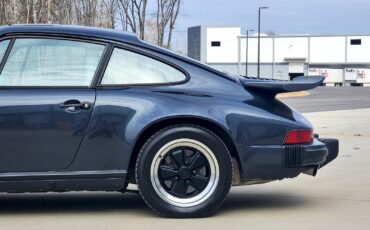 Porsche-911-1988-Coupe-11