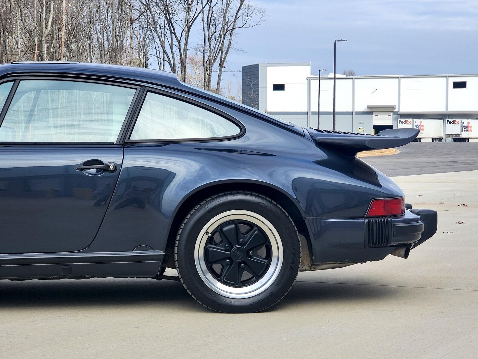 Porsche-911-1988-Coupe-11