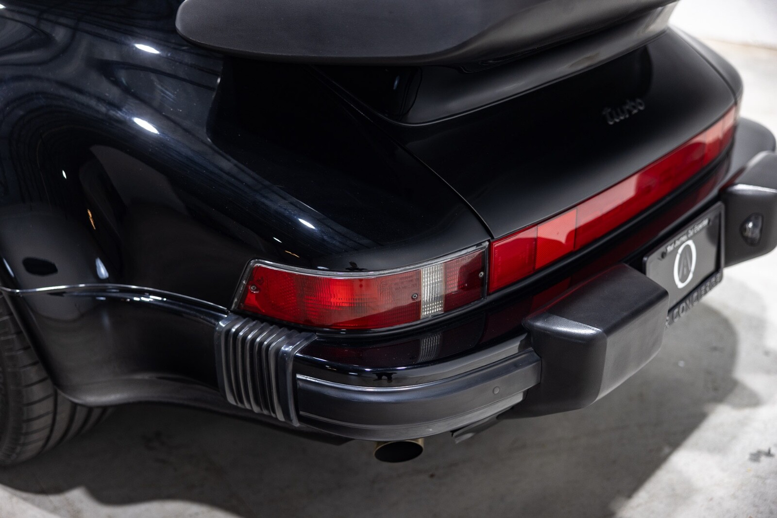 Porsche-911-1988-Coupe-14