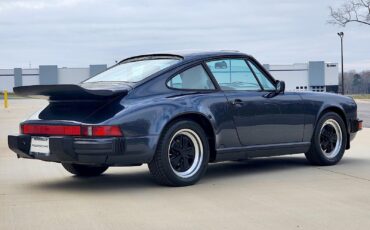 Porsche-911-1988-Coupe-17