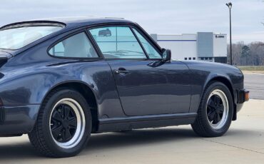 Porsche-911-1988-Coupe-18
