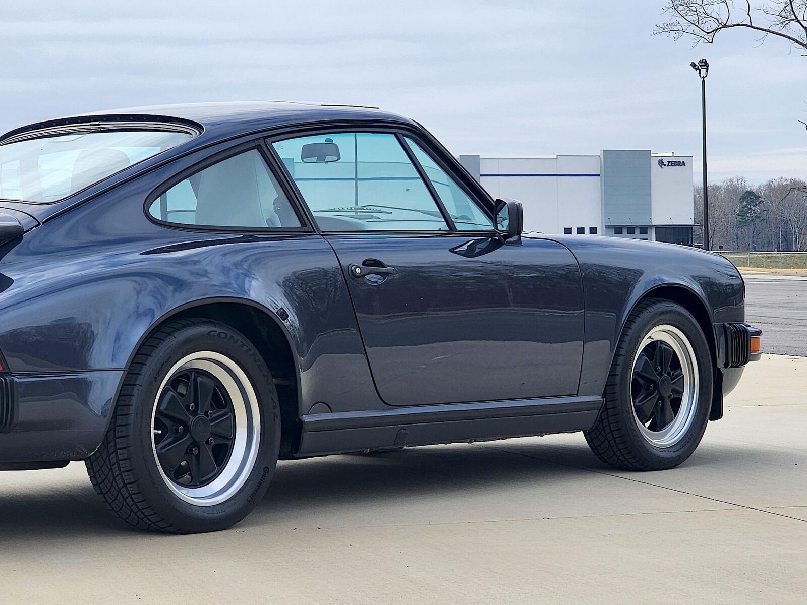Porsche-911-1988-Coupe-18