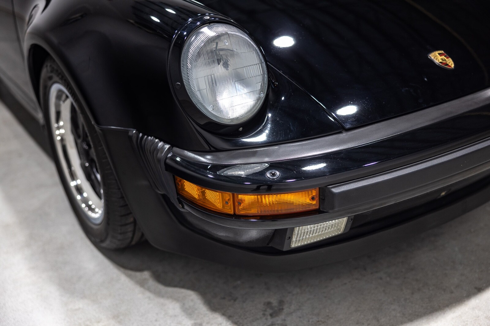 Porsche-911-1988-Coupe-19
