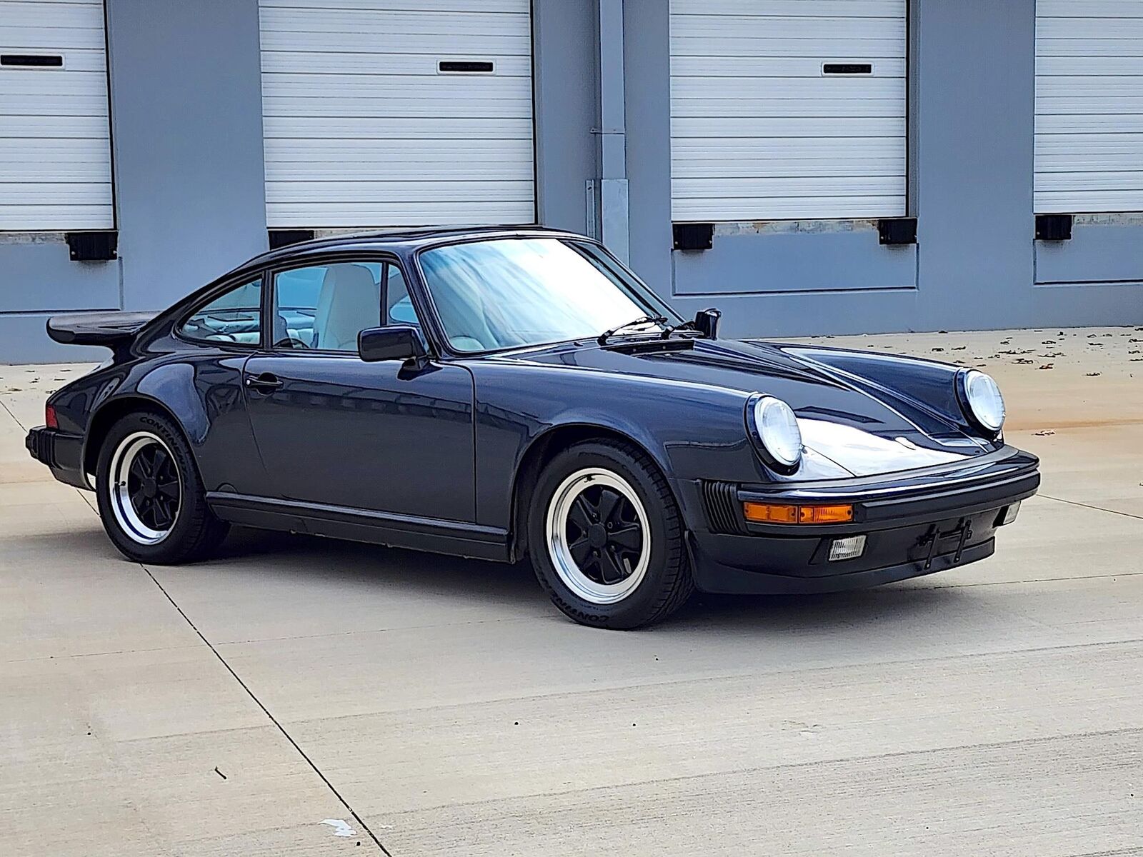 Porsche-911-1988-Coupe-2