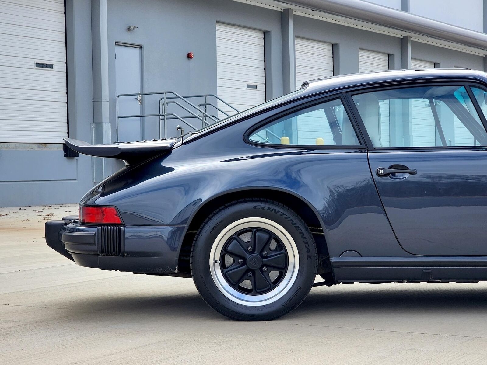 Porsche-911-1988-Coupe-20