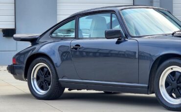 Porsche-911-1988-Coupe-22
