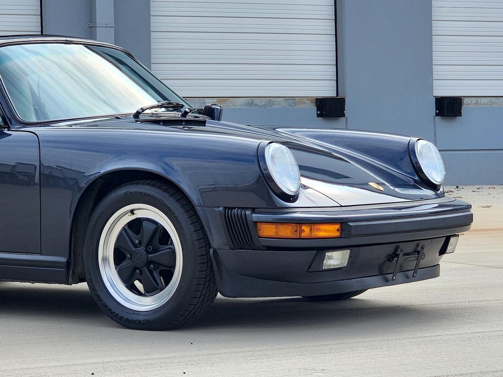 Porsche-911-1988-Coupe-23