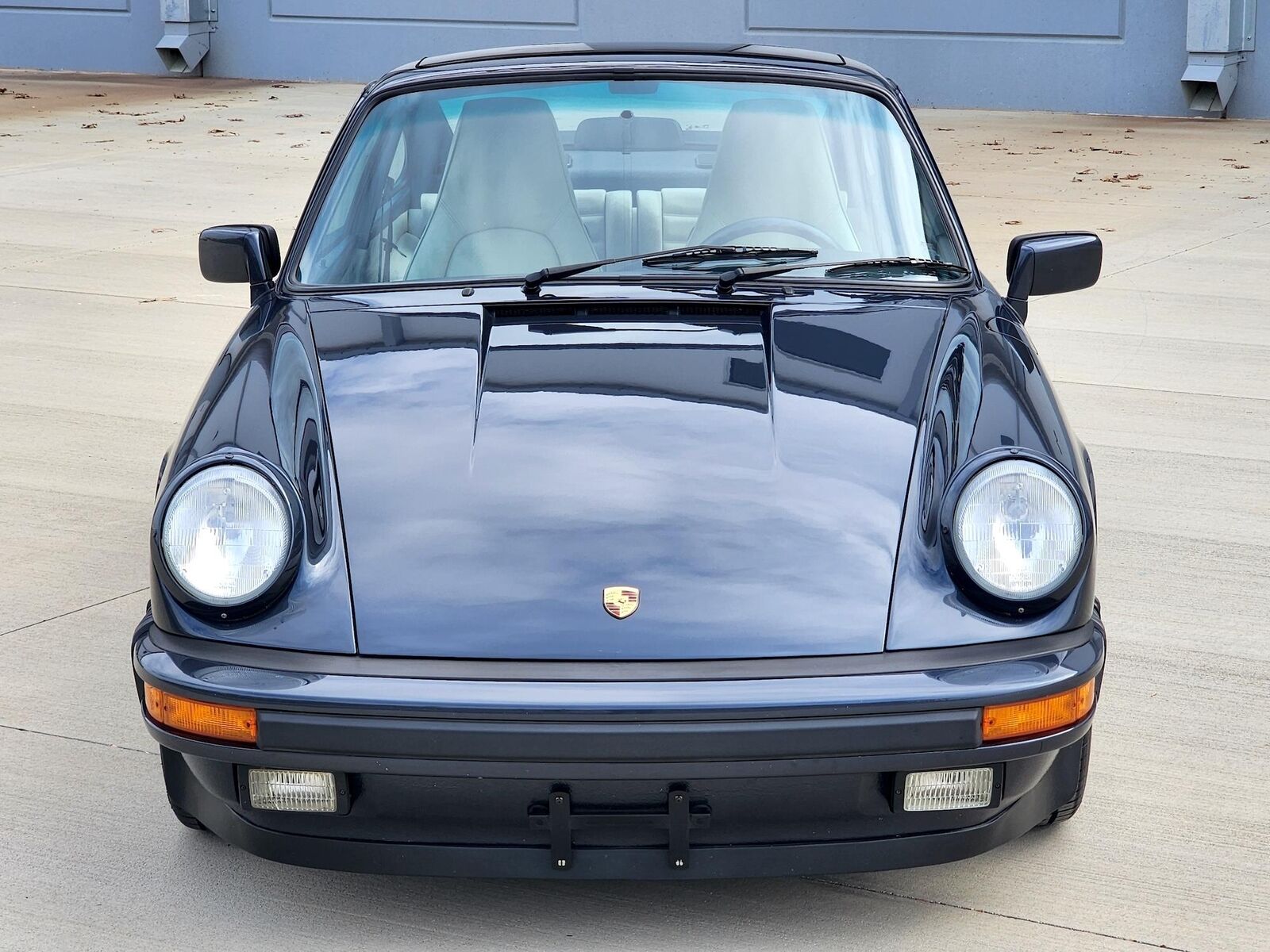 Porsche-911-1988-Coupe-25
